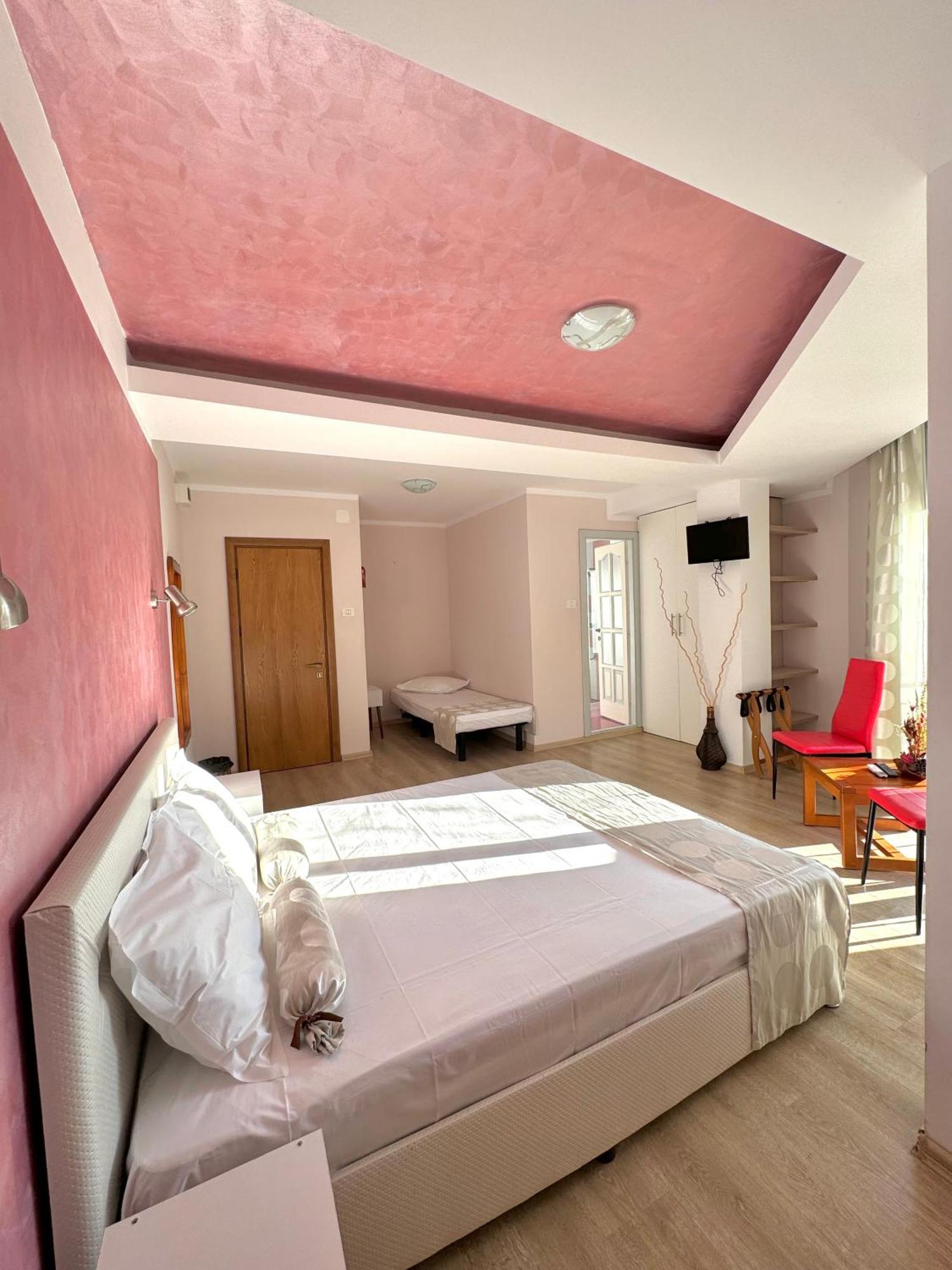 H By Hambar Apartman Vama Veche Kültér fotó