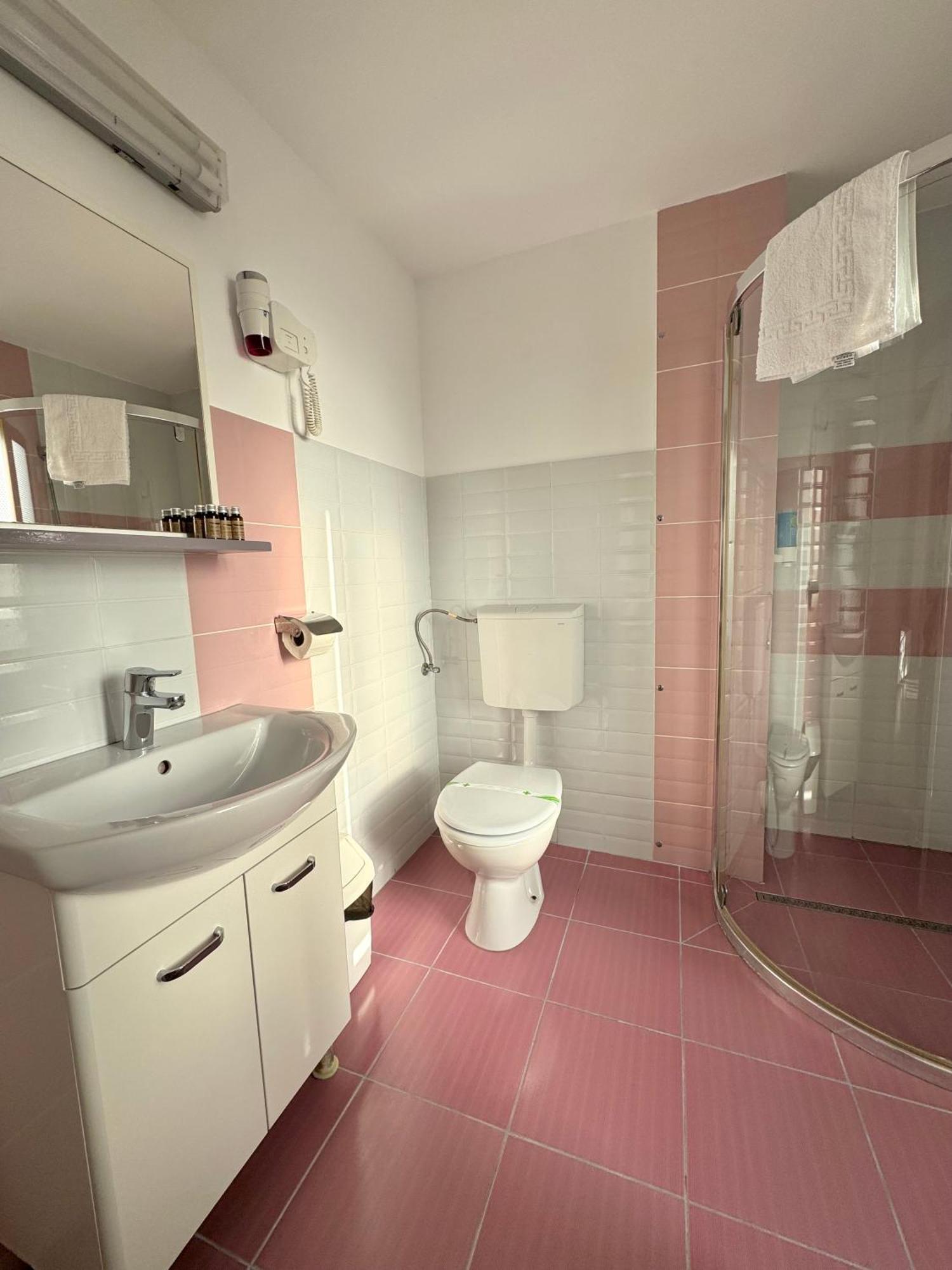 H By Hambar Apartman Vama Veche Kültér fotó