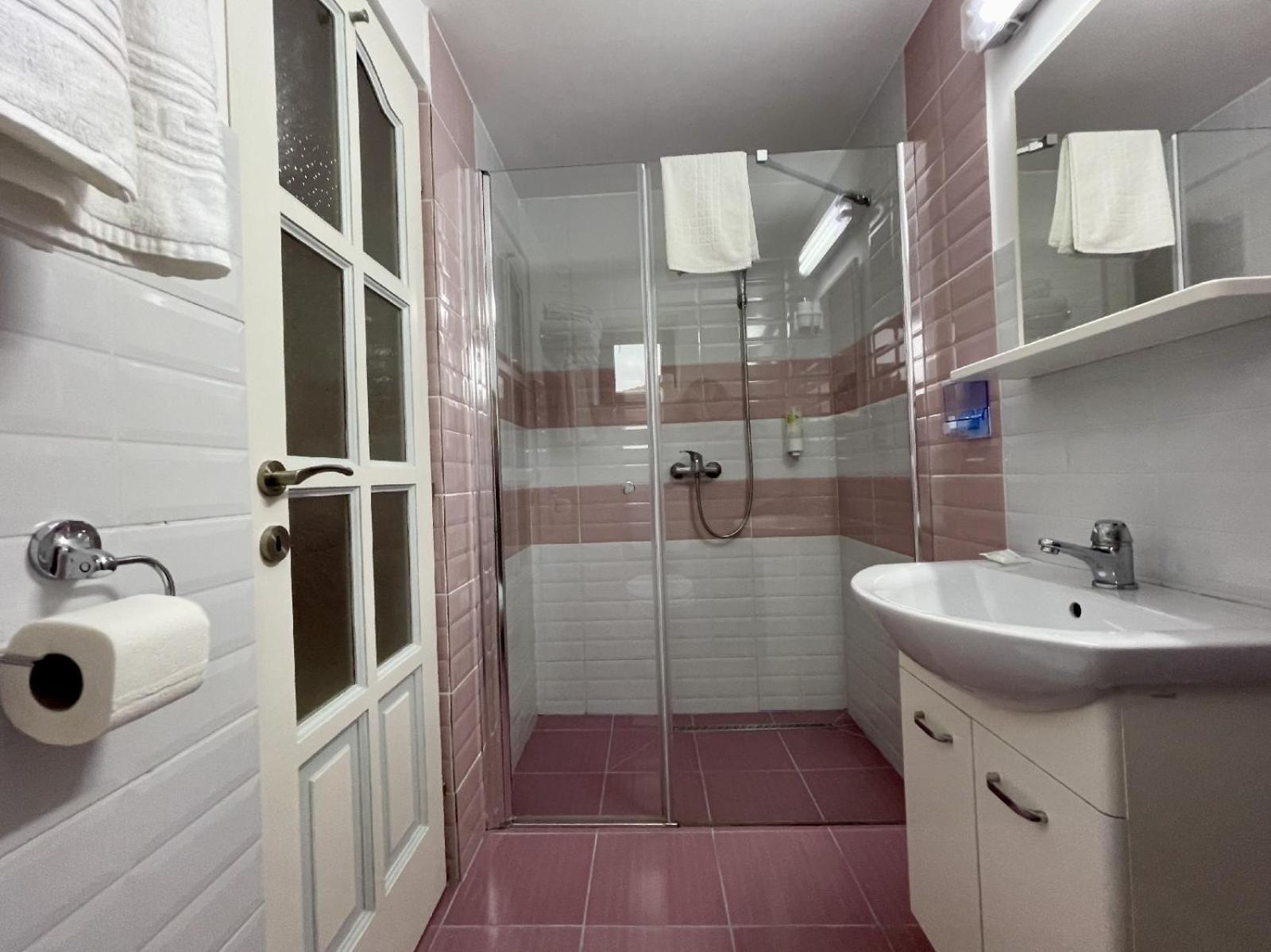 H By Hambar Apartman Vama Veche Kültér fotó